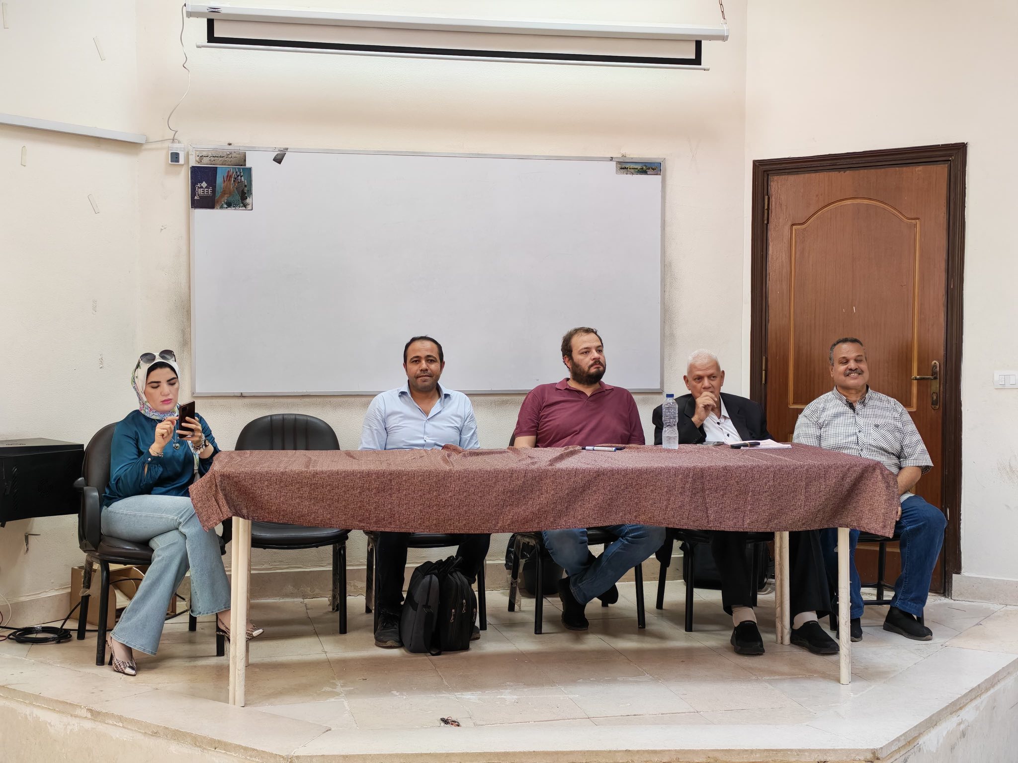 بحضور الدكتور طارق حسني مدير وحدة ضمان الجودة بمعهد الصفوة العالي للهندسة و الأستاذ الدكتور محمد سمير عيسى والدكتور أحمد عهدي والدكتورة ضحى محمد و الدكتور عبدالحميد سامي ولفيف من السادة معاوني أعضاء هيئة التدريس والمهندسين الخريجين من أبناء معهد الصفوة، أقام اتحاد طلاب معهد الصفوة العالي للهندسة بالاشتراك مع وحدة ضمان الجودة بالمعهد حفل ترحيب بالطلاب الجدد(اعدادي ٢٠٢٦/٢٠٢٥م)  السبت ٢٠٢٥/٩/٢٧م ٥-٤-١٤٤٧هـ