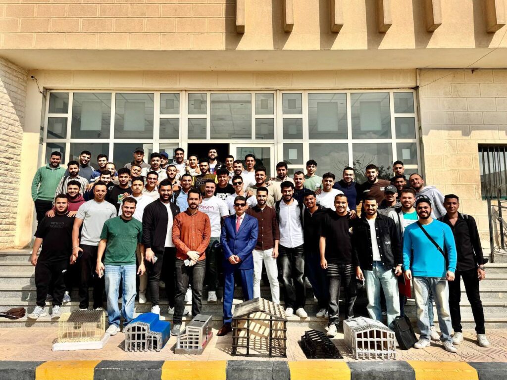 مناقشة مشروعات مادة منشآت معدنية (١/ب) الفرقة الثالثة قسم الهندسة المدنية  تحت إشراف:  د/ أحمد الشورى م/ معاذ محمود