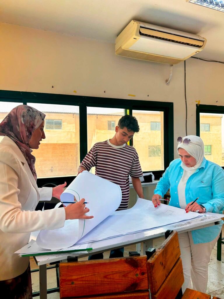 أثناء التدريب الصيفي  الفرقة إعدادي، الملتحقين بقسم الهندسة المعمارية. تحت إشراف:  أ.د/ نبيل عشري  م.م/ إسراء عز الدين م.م/ أمنية عبدالغفار